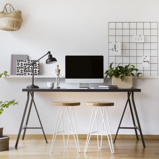 Unique ideas to decorate your office desk